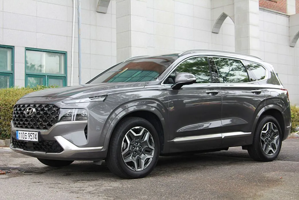 Hyundai Santafe — фото 1