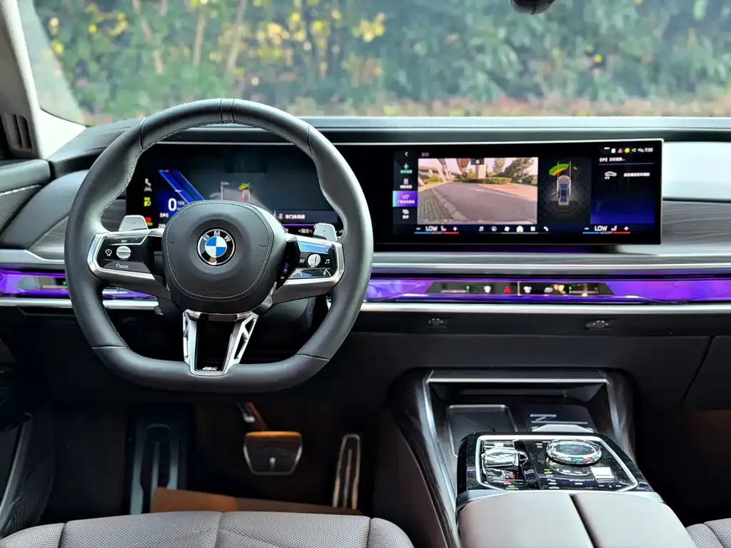 BMW 7 Series — фото 9