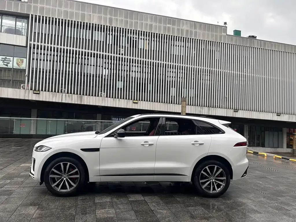 Jaguar F-PACE — фото 9