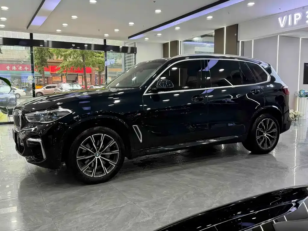 BMW X5 — фото 1