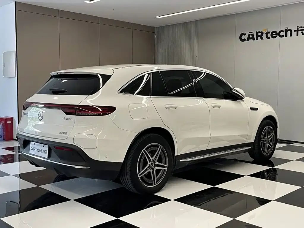 Mercedes-Benz EQC — фото 3