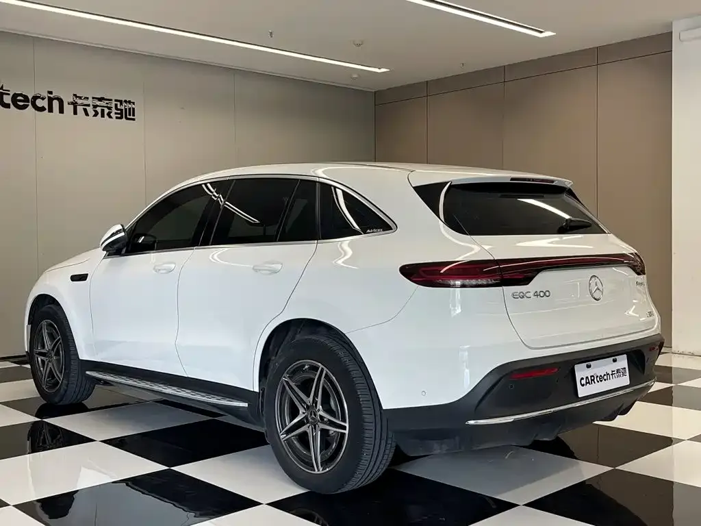 Mercedes-Benz EQC — фото 10