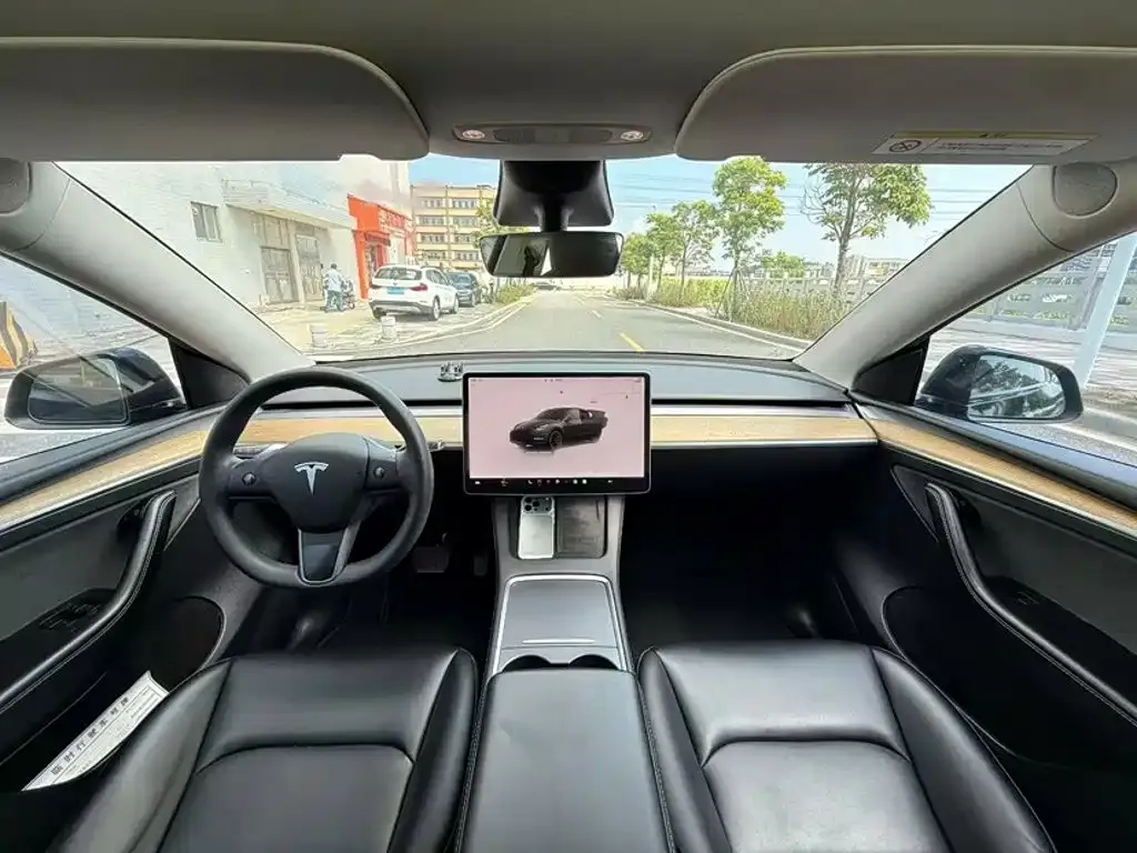 Tesla Model Y — фото 3