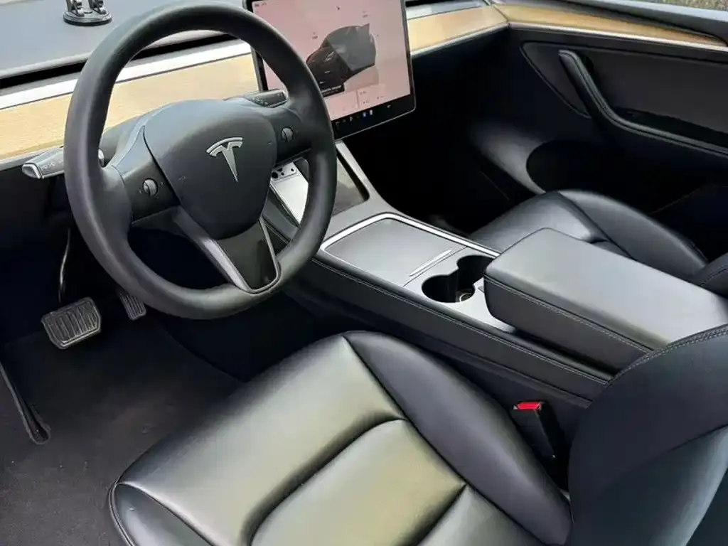 Tesla Model Y — фото 4