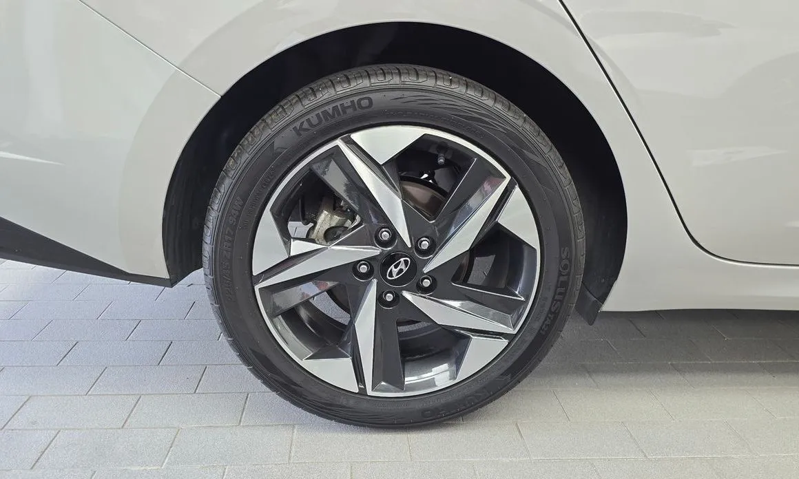 Hyundai AVANTE — фото 9
