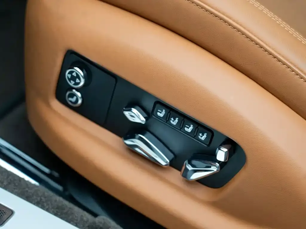Bentley Flying Spur — фото 2