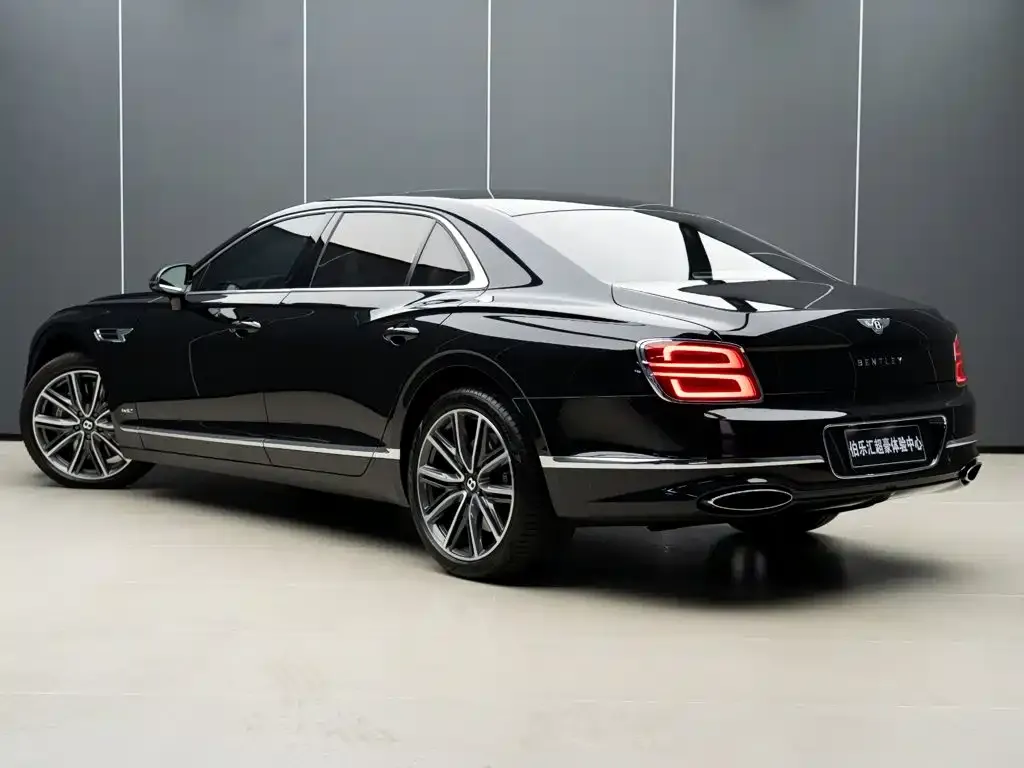 Bentley Flying Spur — фото 7