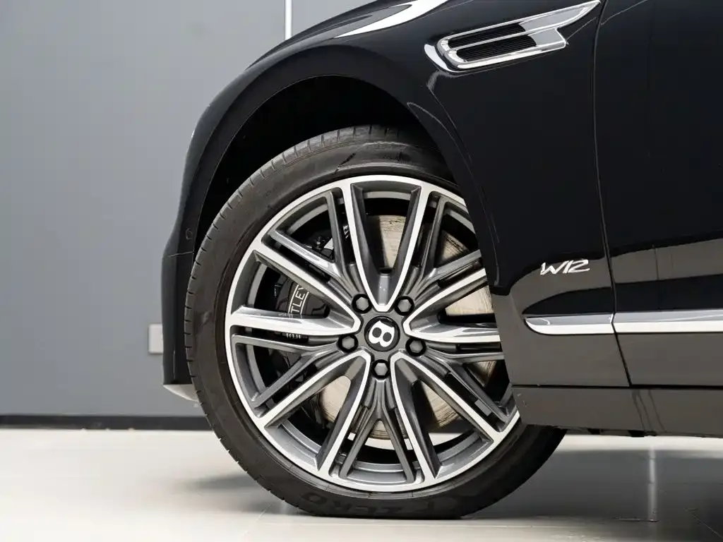 Bentley Flying Spur — фото 5