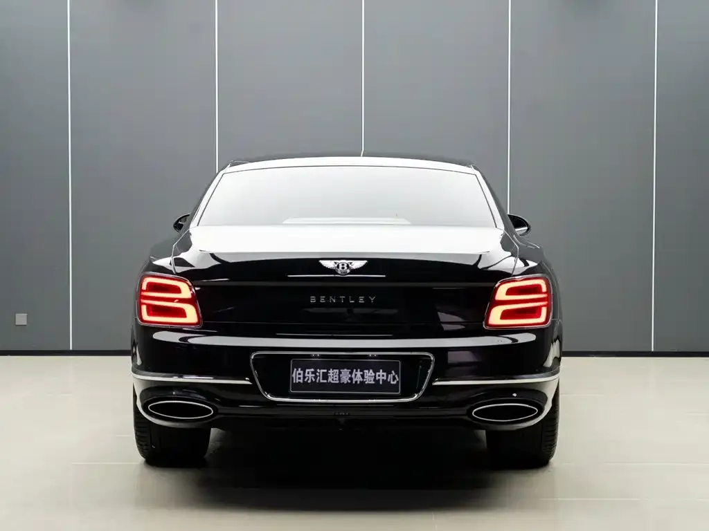 Bentley Flying Spur — фото 4