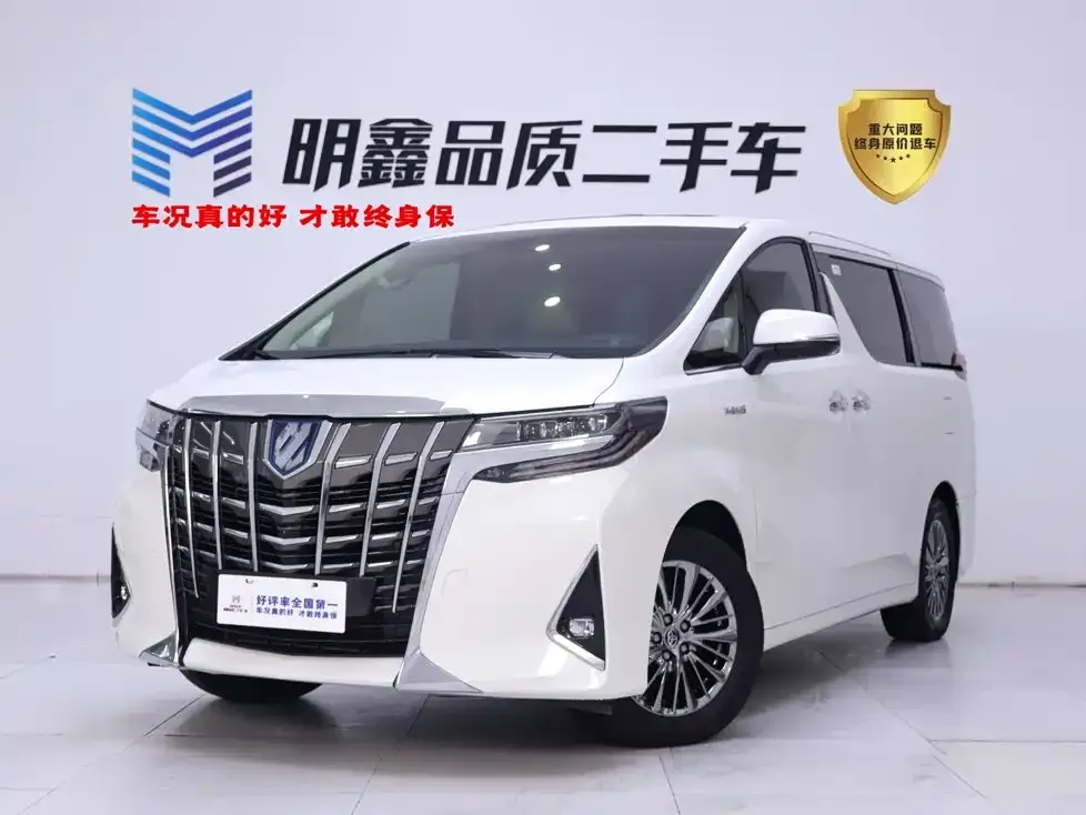 Toyota Alphard — фото 1