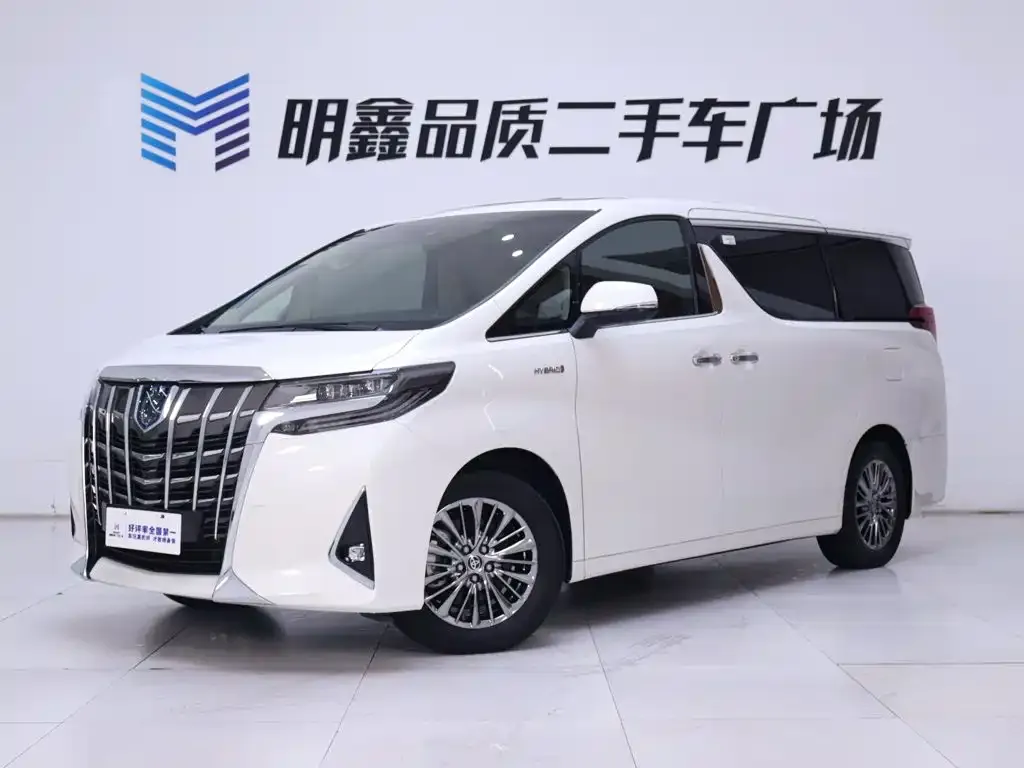 Toyota Alphard — фото 2
