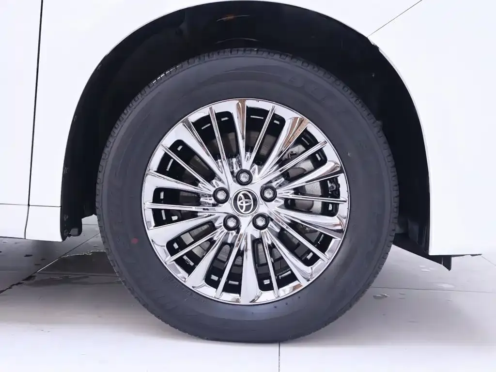 Toyota Alphard — фото 10
