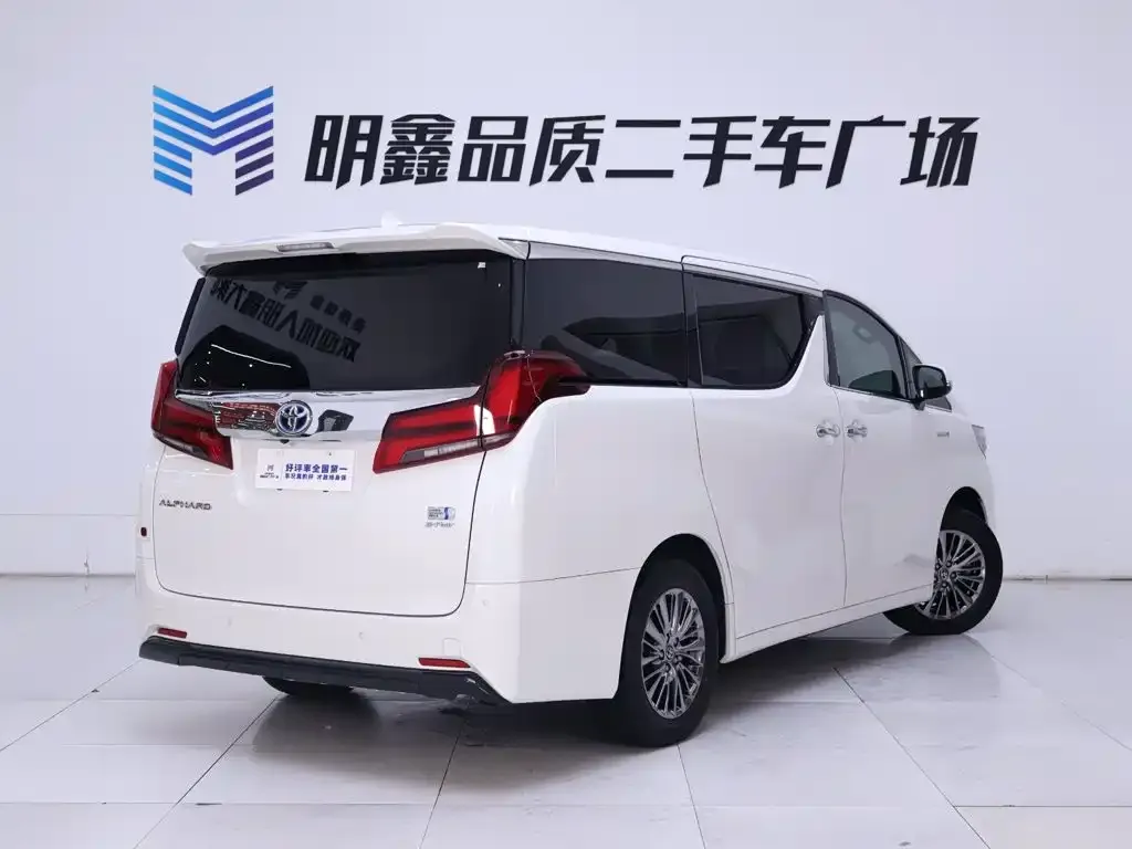 Toyota Alphard — фото 6