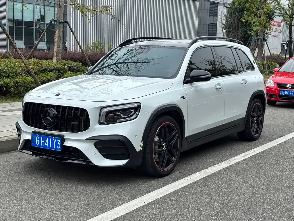 Mercedes-Benz GLB AMG — фото 1