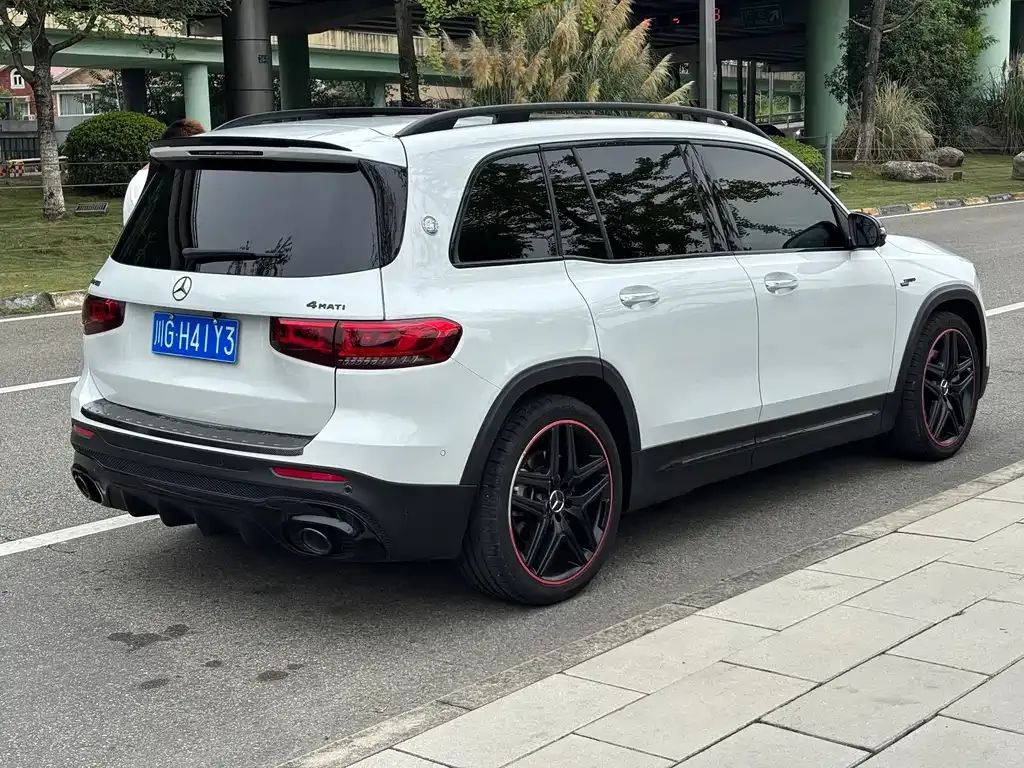 Mercedes-Benz GLB AMG — фото 9