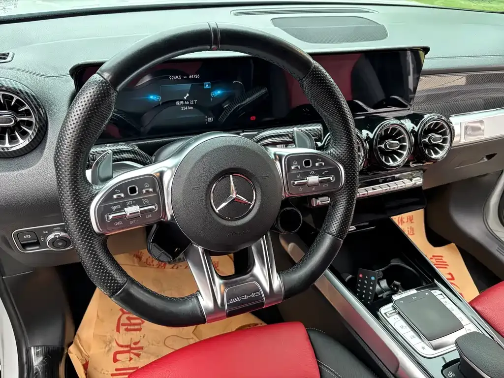 Mercedes-Benz GLB AMG — фото 6