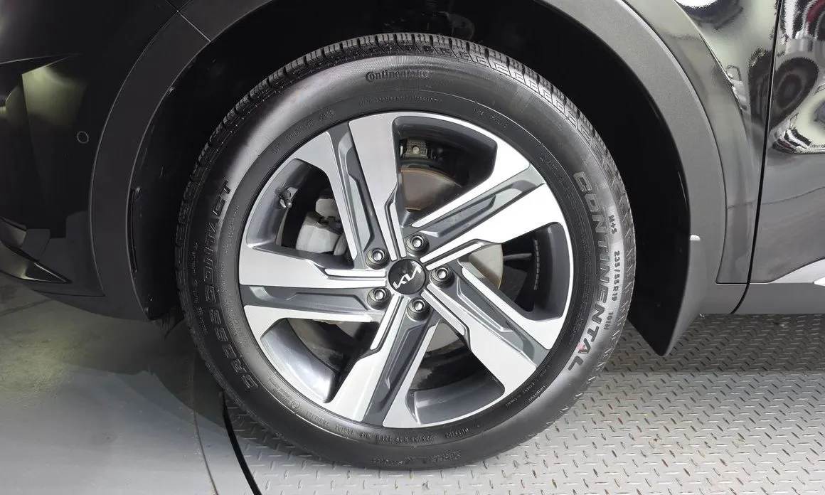Kia Sorento — фото 8