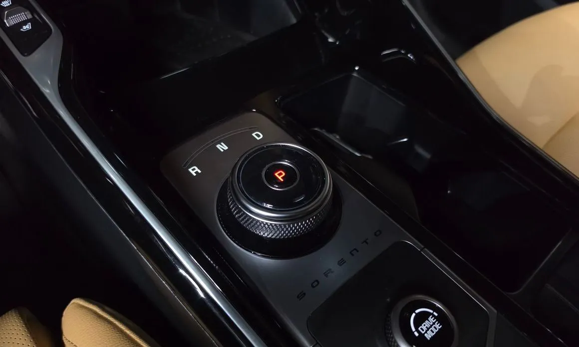 Kia Sorento — фото 6