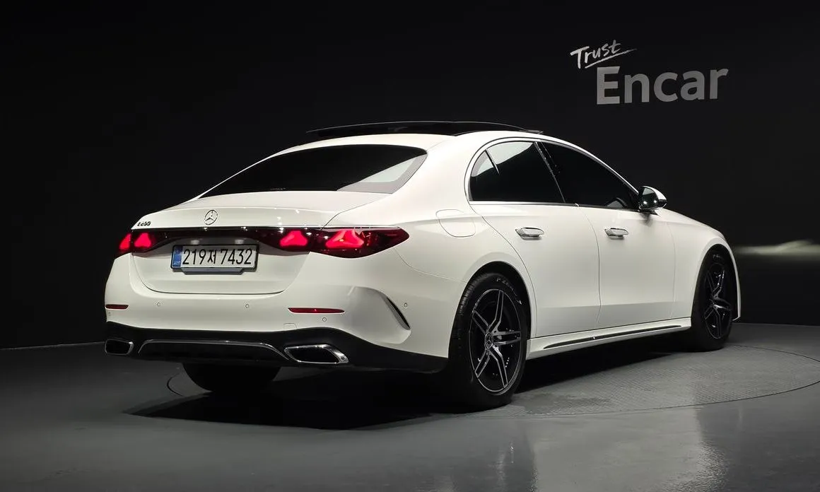 Mercedes-Benz E-Class — фото 4