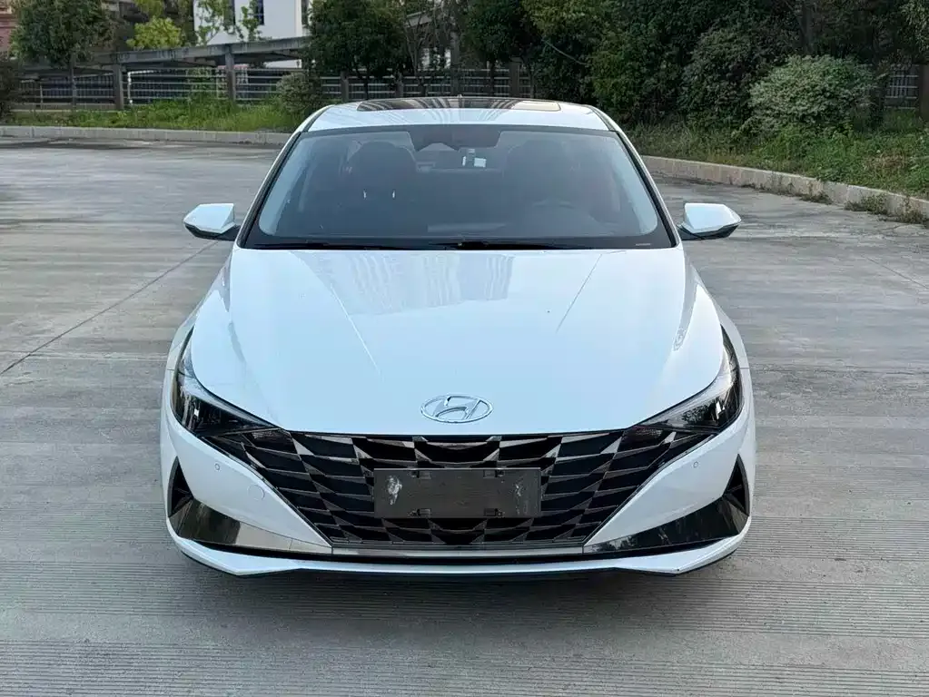 Hyundai Elantra — фото 6