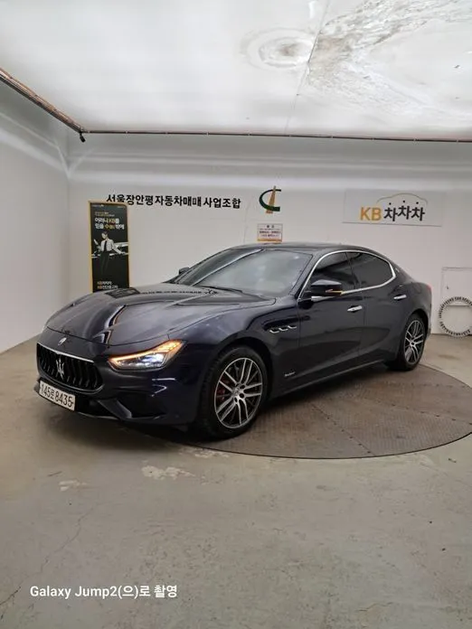 Maserati Ghibli — фото 1