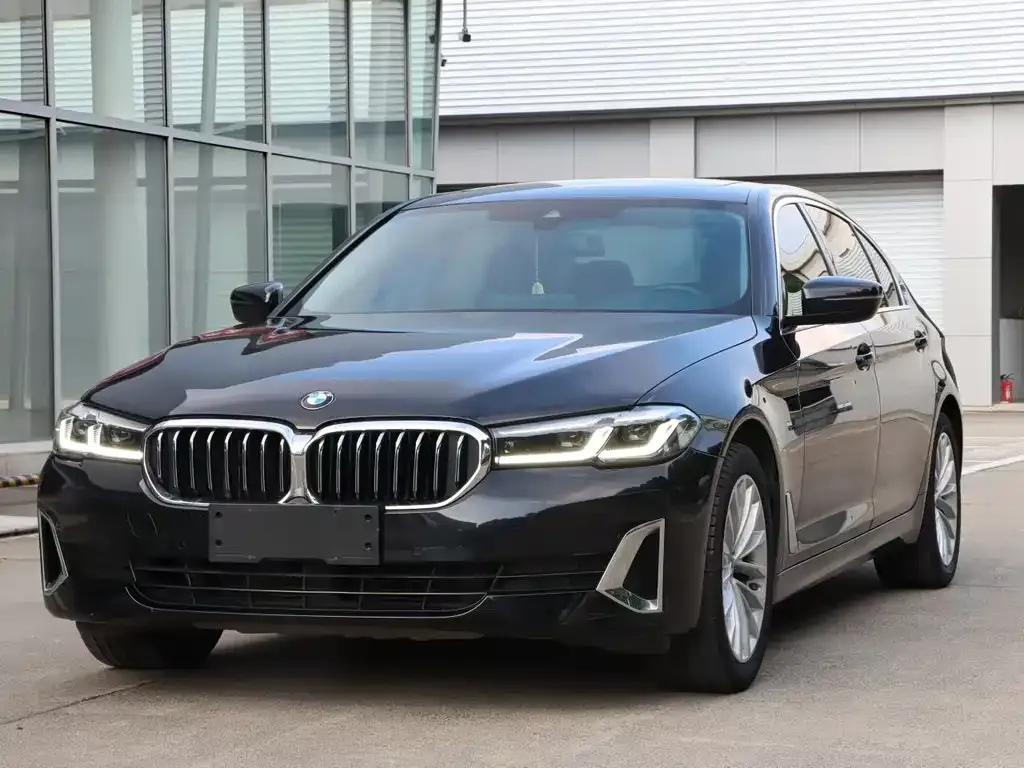 BMW 5 Series — фото 1