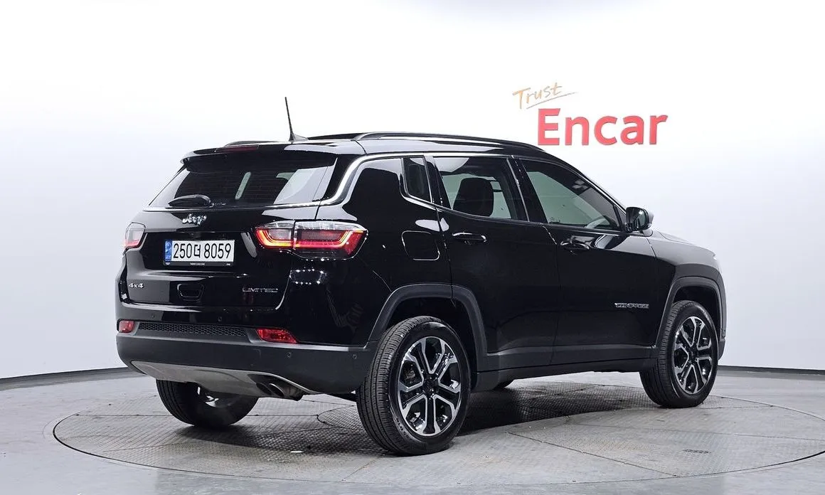 Jeep Compass — фото 5