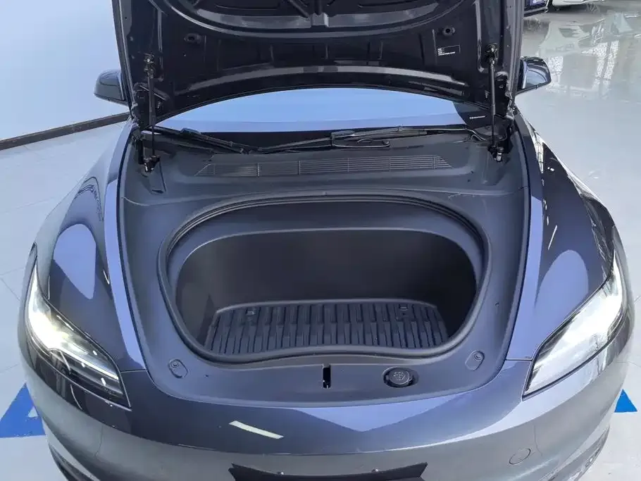 Tesla Model 3 — фото 4