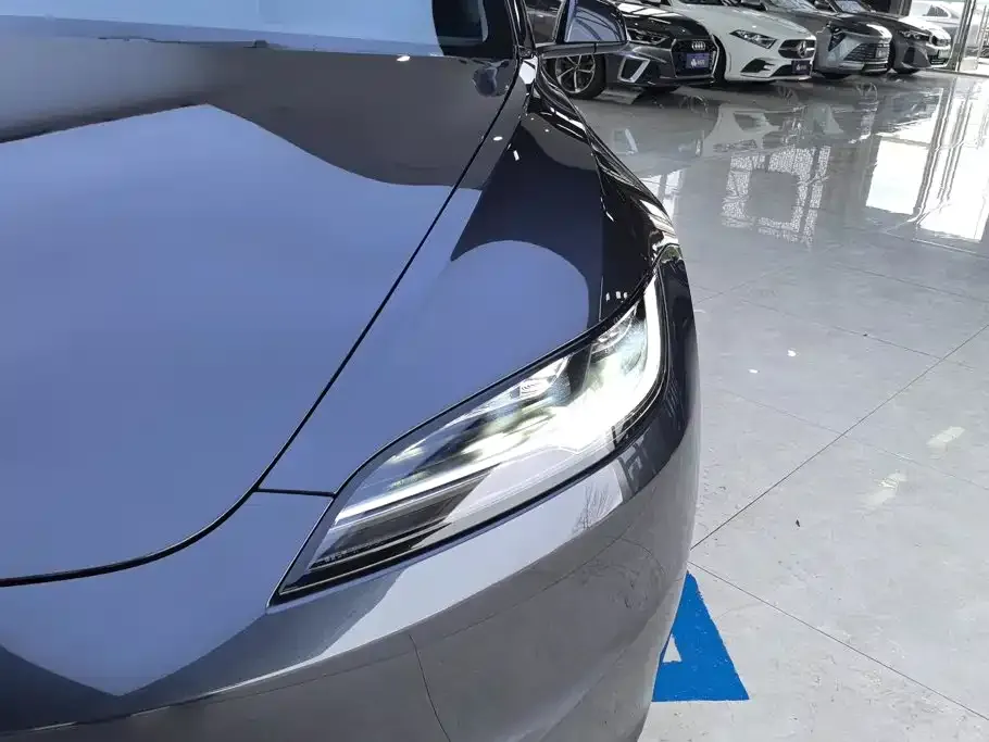 Tesla Model 3 — фото 8