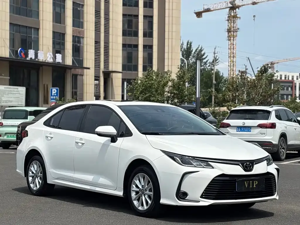 Toyota Corolla — фото 7