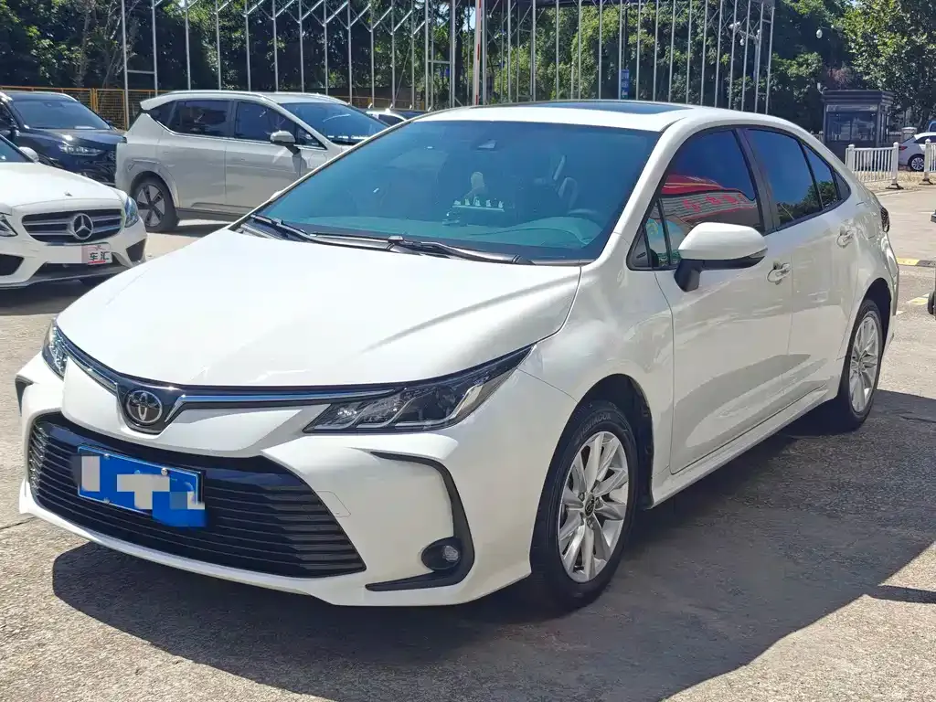 Toyota Corolla — фото 1