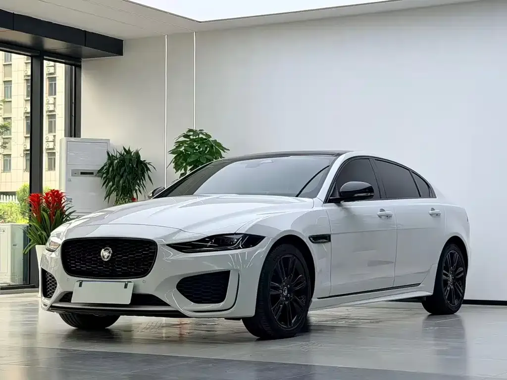Jaguar XEL — фото 1