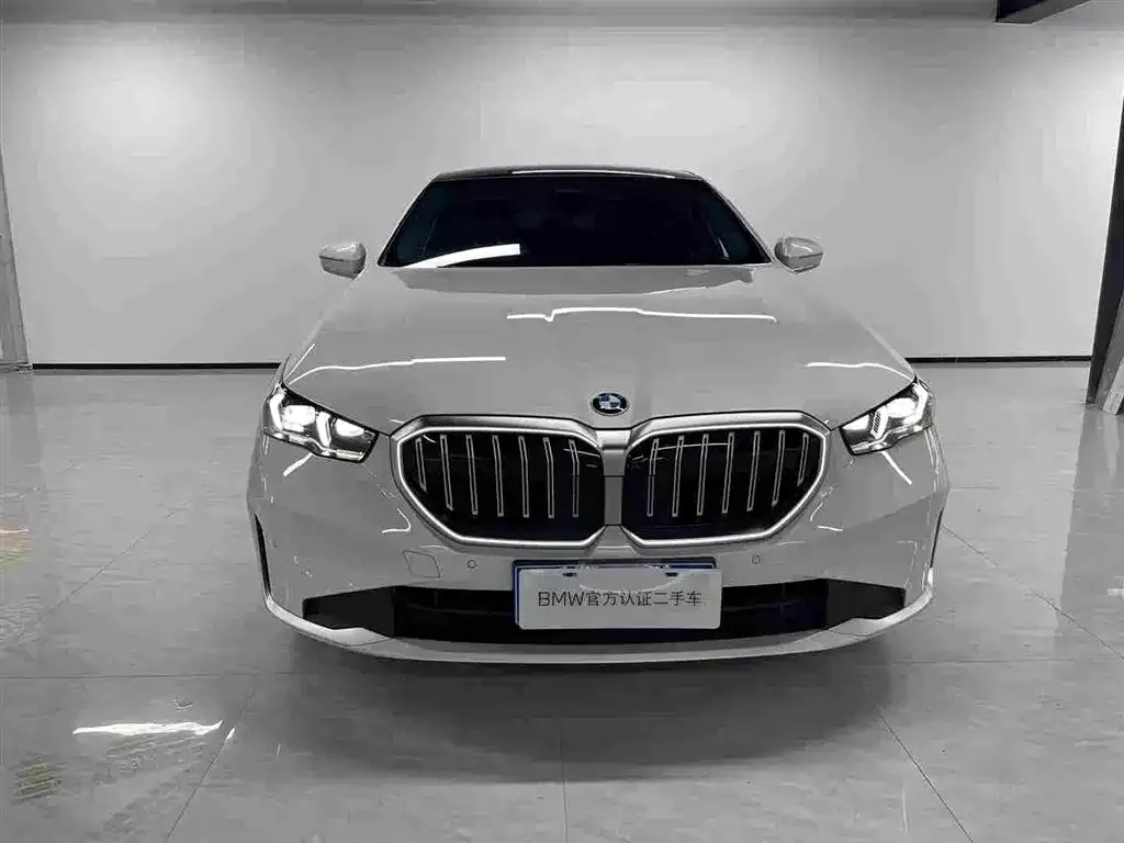 BMW 5 Series — фото 3