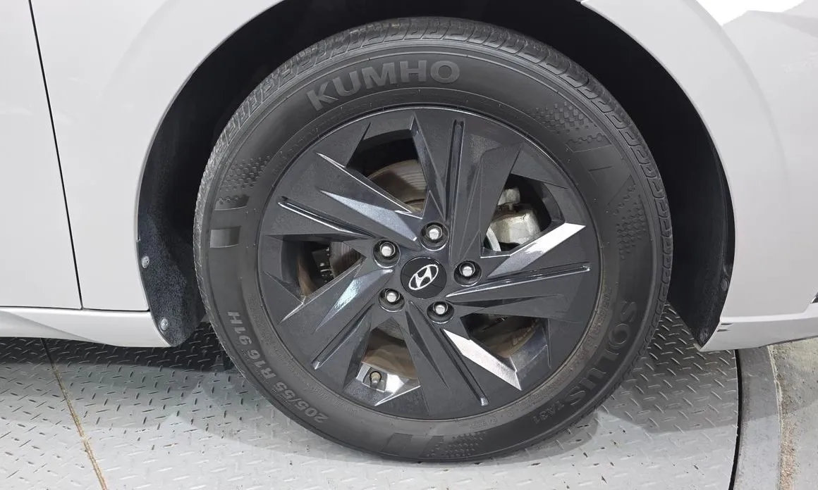Hyundai AVANTE — фото 2