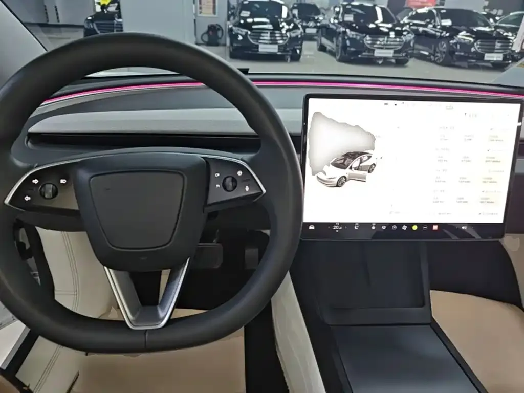 Tesla Model 3 — фото 3