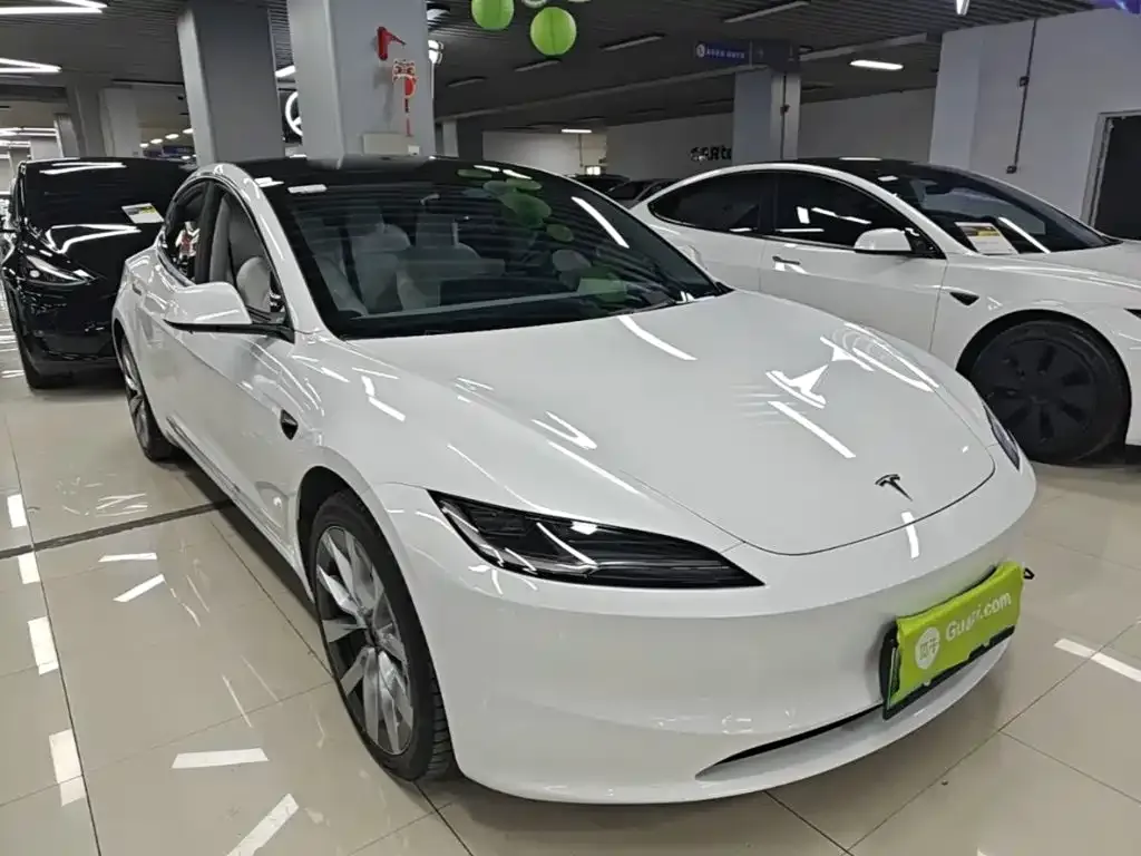 Tesla Model 3 — фото 4