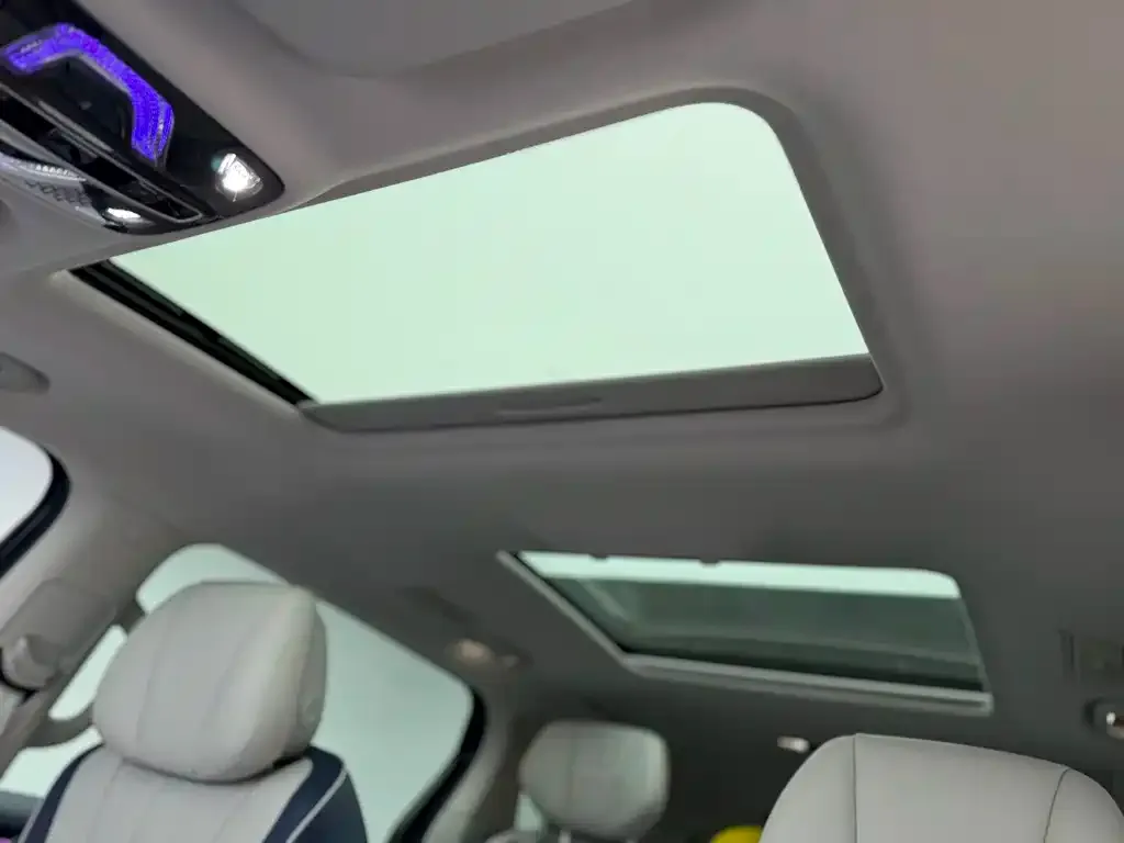 Roewe iMAX8 — фото 2