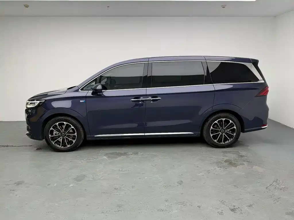 Roewe iMAX8 — фото 7