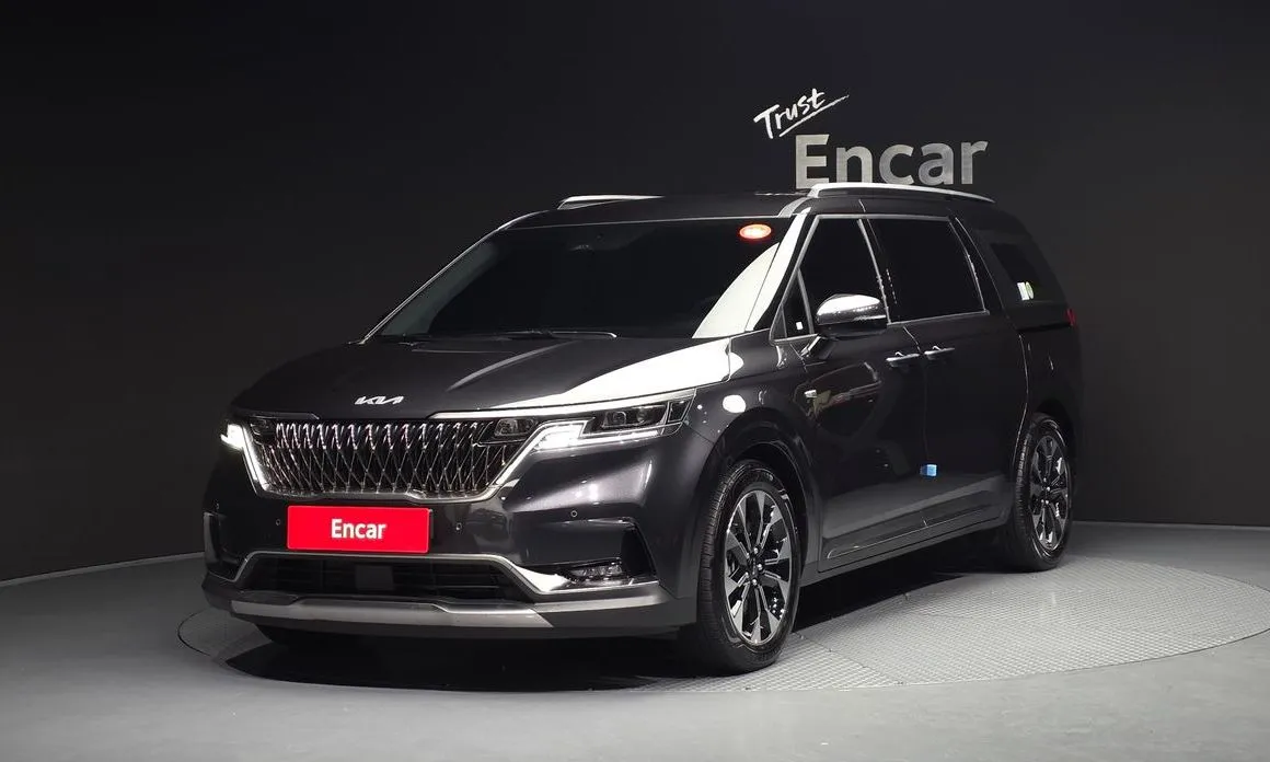 Kia Carnival — фото 1