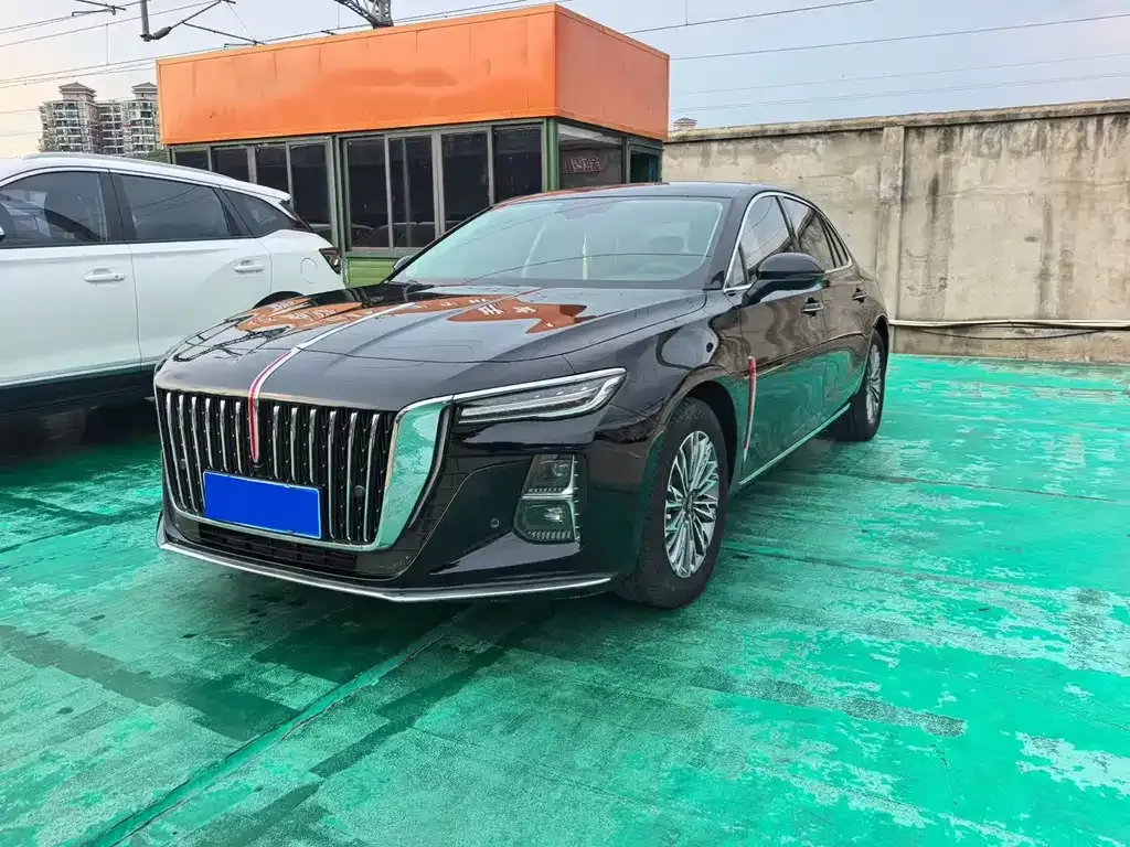 Hongqi H5 — фото 1