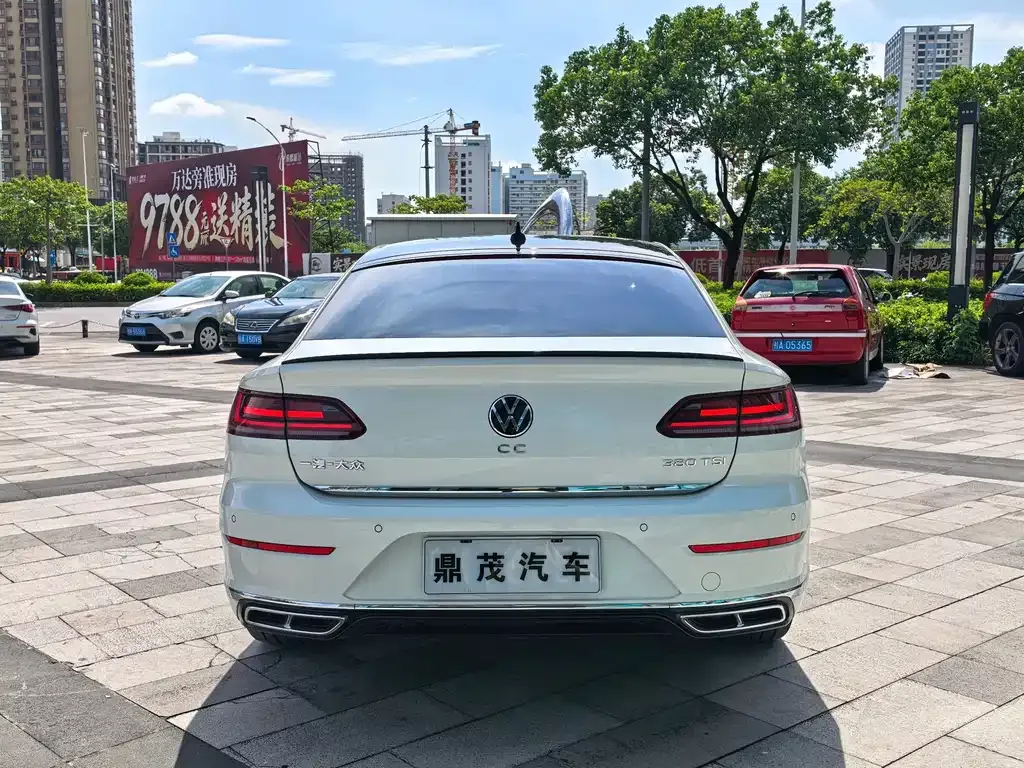 Volkswagen CC — фото 10