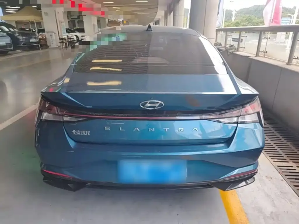 Hyundai Elantra — фото 4