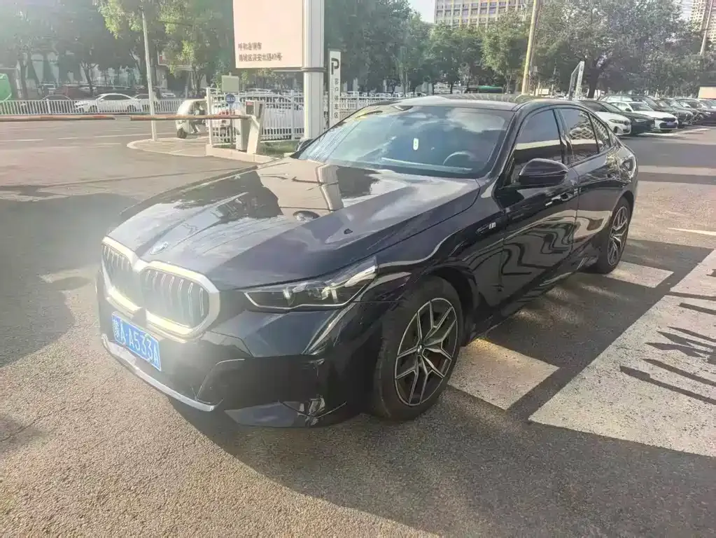BMW 5 Series (Import) — фото 1