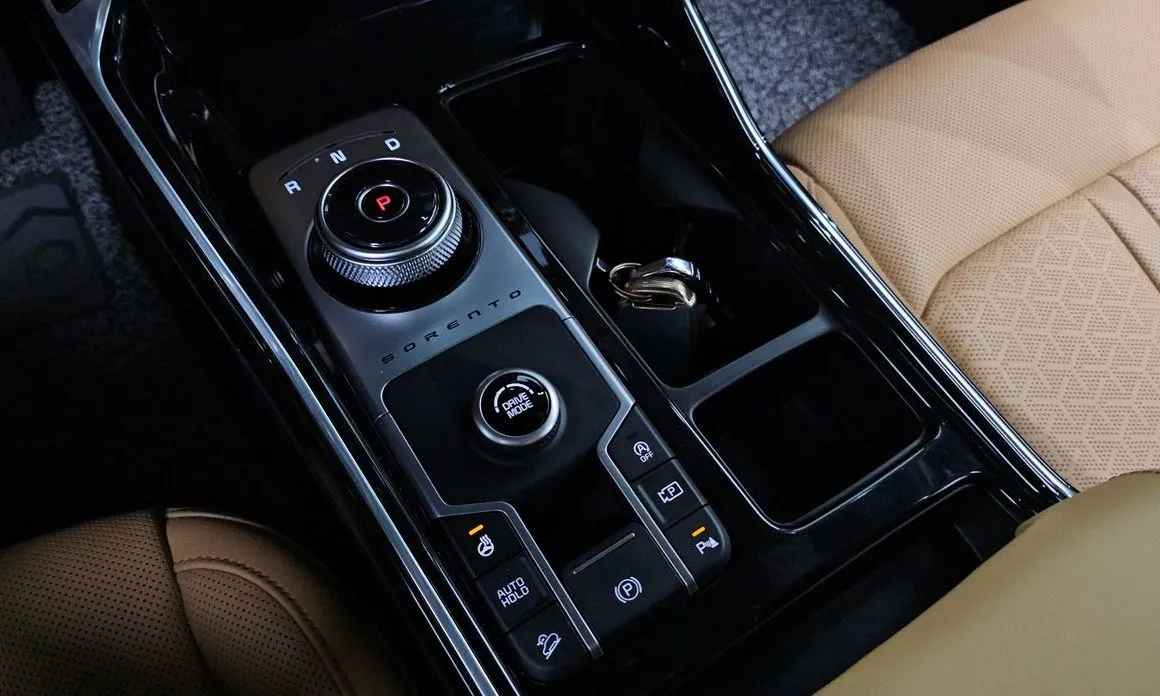 Kia Sorento — фото 7