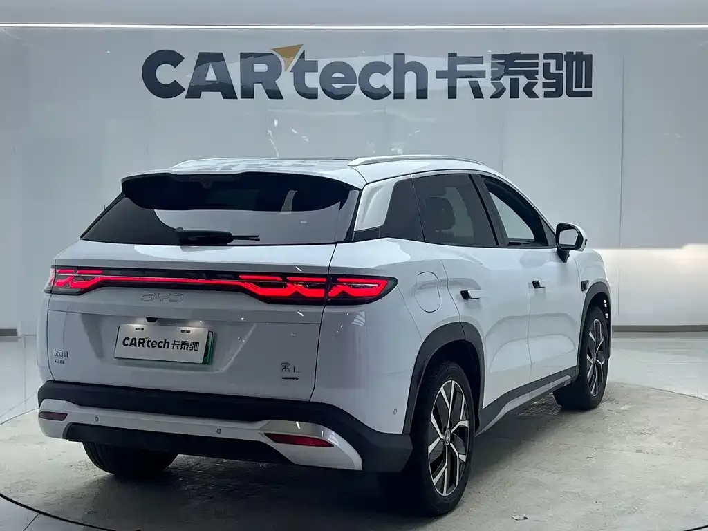 BYD L DM-i — фото 8