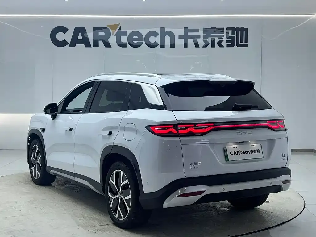 BYD L DM-i — фото 5