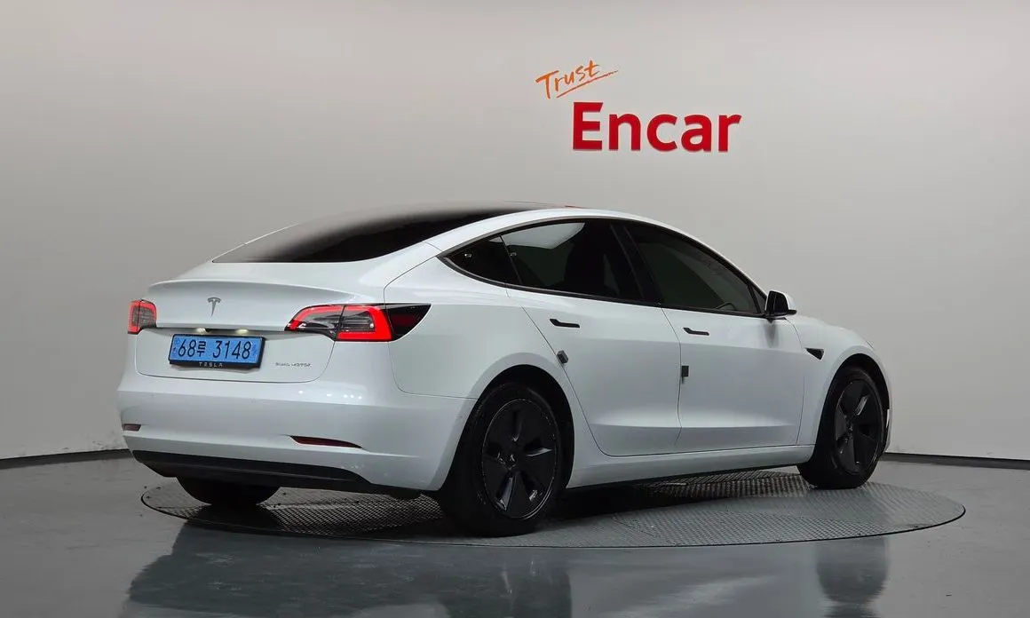 Tesla Model 3 — фото 2