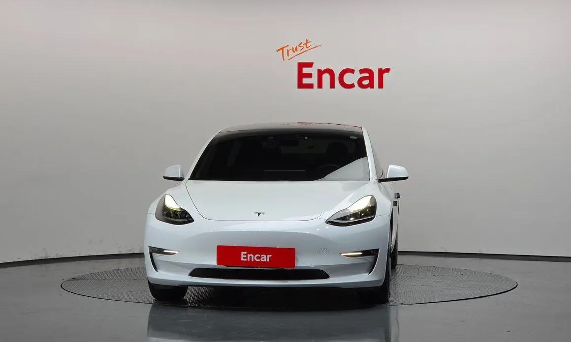 Tesla Model 3 — фото 3