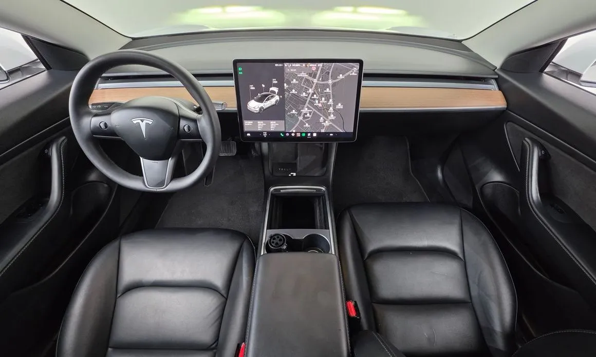 Tesla Model 3 — фото 10