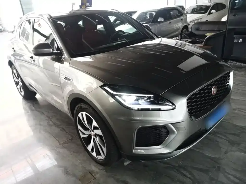 Jaguar E-PACE — фото 7